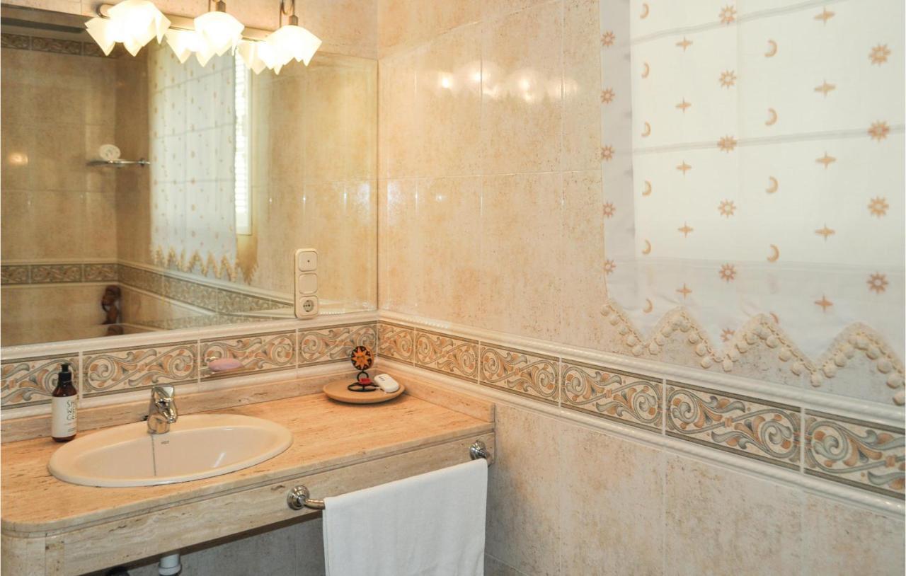 Cozy Home In Olivares With Outdoor Swimming Pool Buitenkant foto